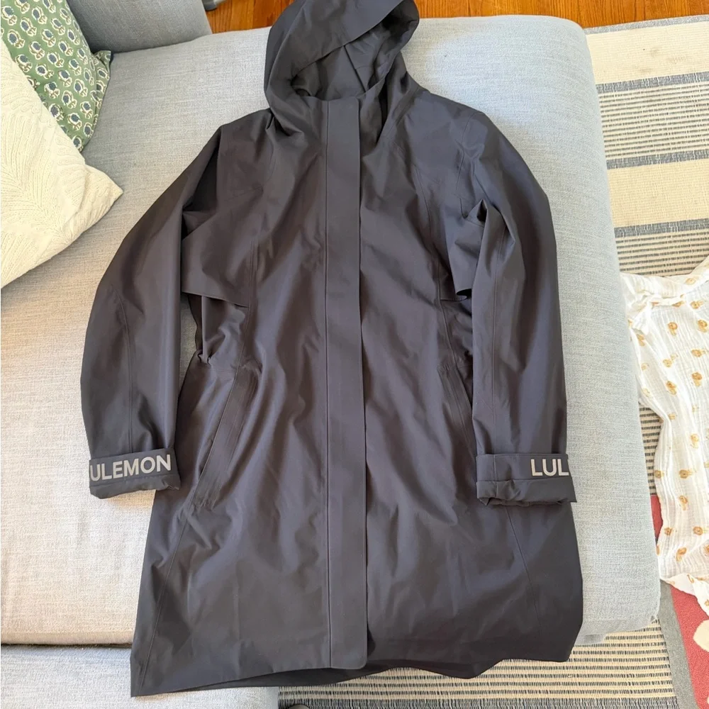 NWOT Lululemon Rain Rebel Jacket in Black 14 - Picture 8 of 12